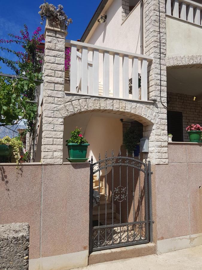 Apartments Mladen Sućuraj Exterior foto